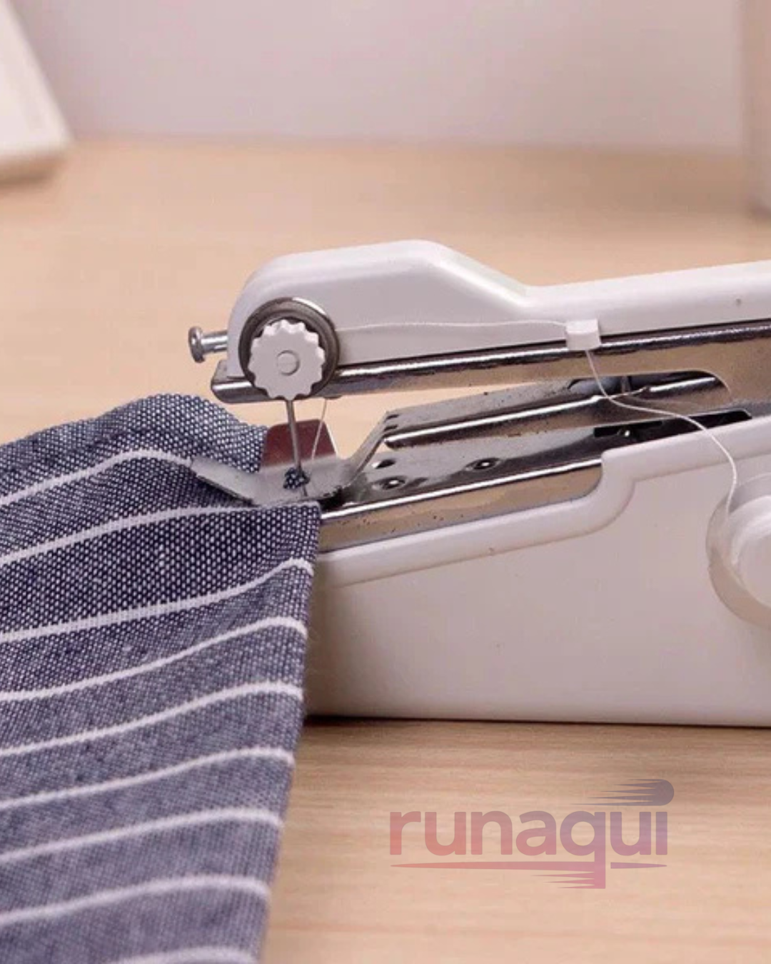 MAQUINA DE COSER PORTATIL